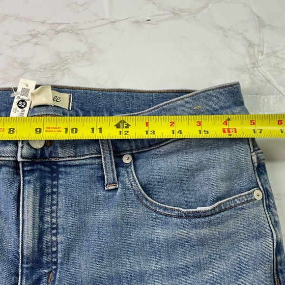 NWT Madewell Women’s Mid-Rise Kick Out Jeans | Size 31 | Wide Leg Medium Wash - Picture 3 of 9